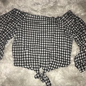 Off the shoulder crop top half sleeve